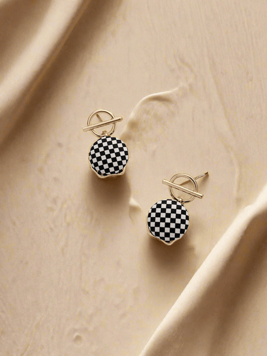 Black & white checkered earring - Mirae