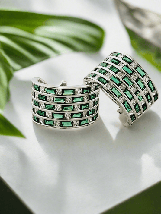 Chic and modern hoop earrings - Mirae