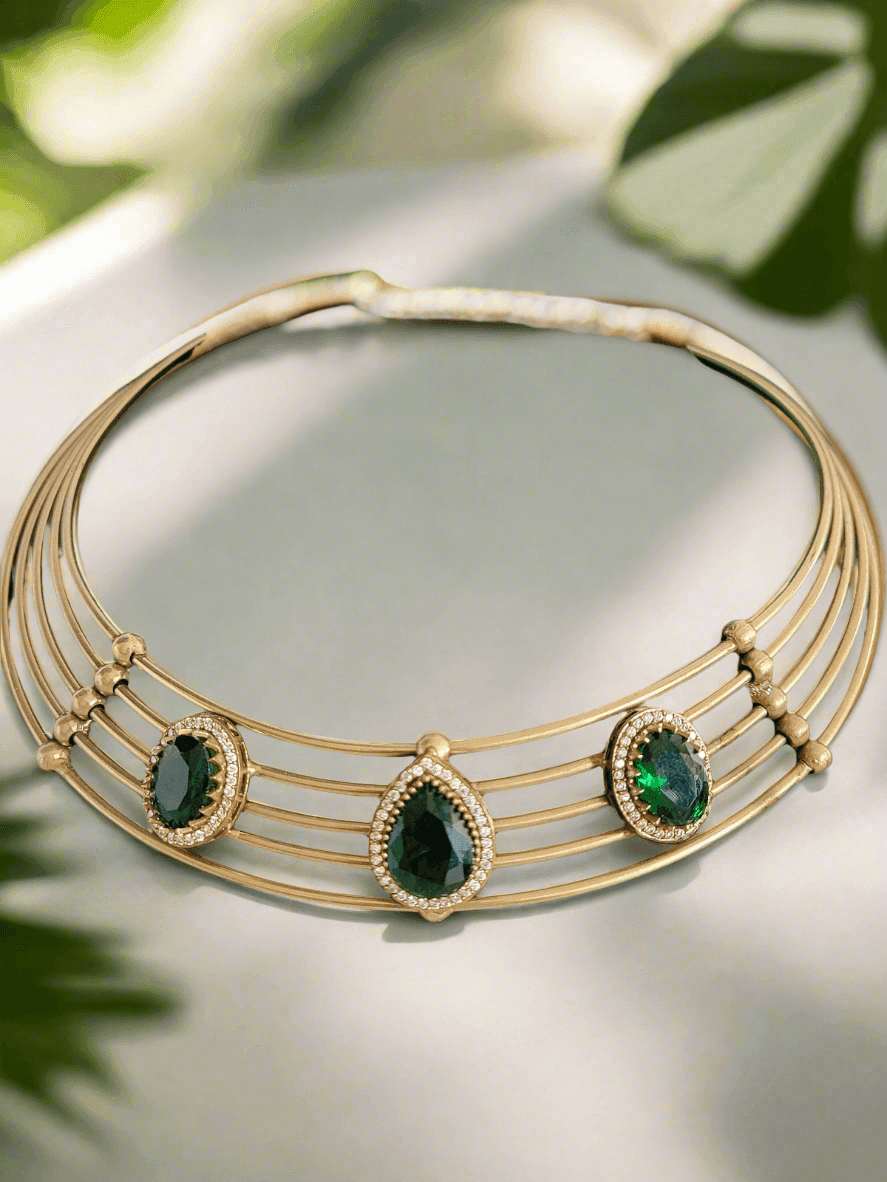 Antique Gold Hasli Set with Green Stone - Mirae