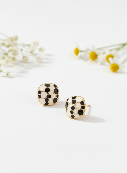 Enamelled studs