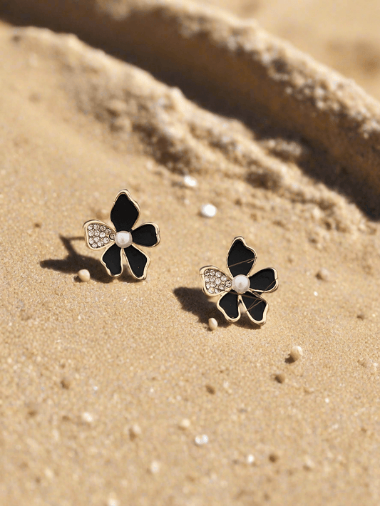 Enamelled floral studs with diamonds - Mirae