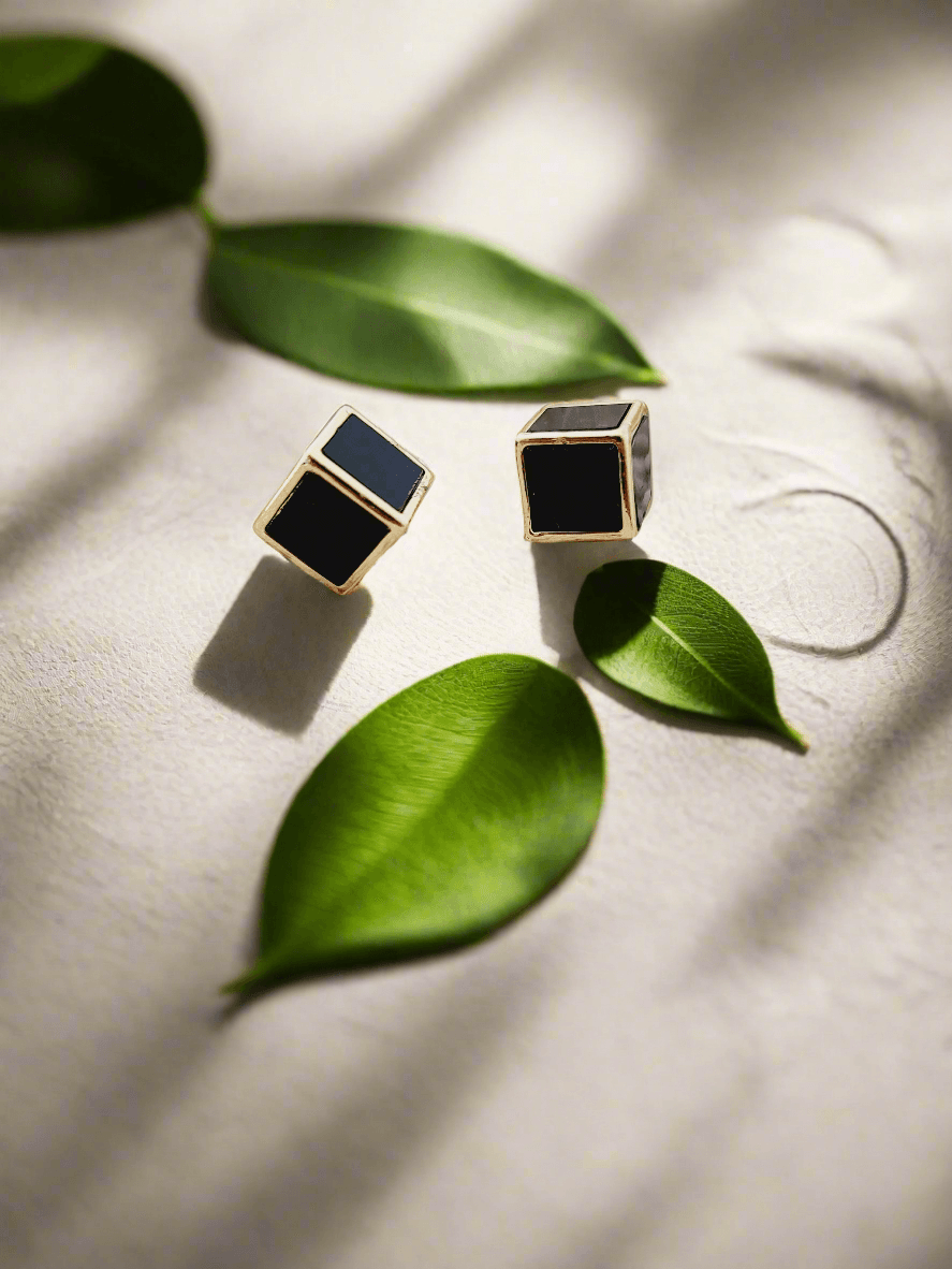 Onyx edge cube studs - Mirae 