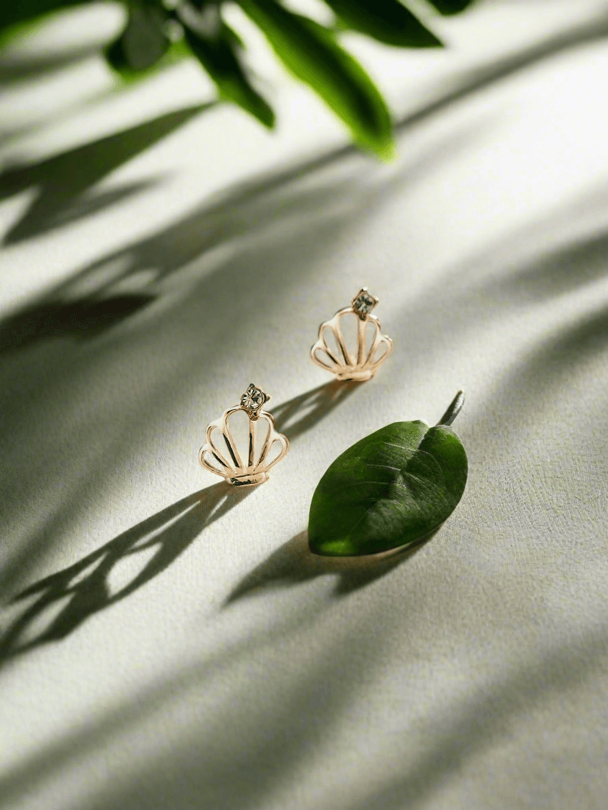 Gold plated anti tarnish oyster mini stud - Mirae 