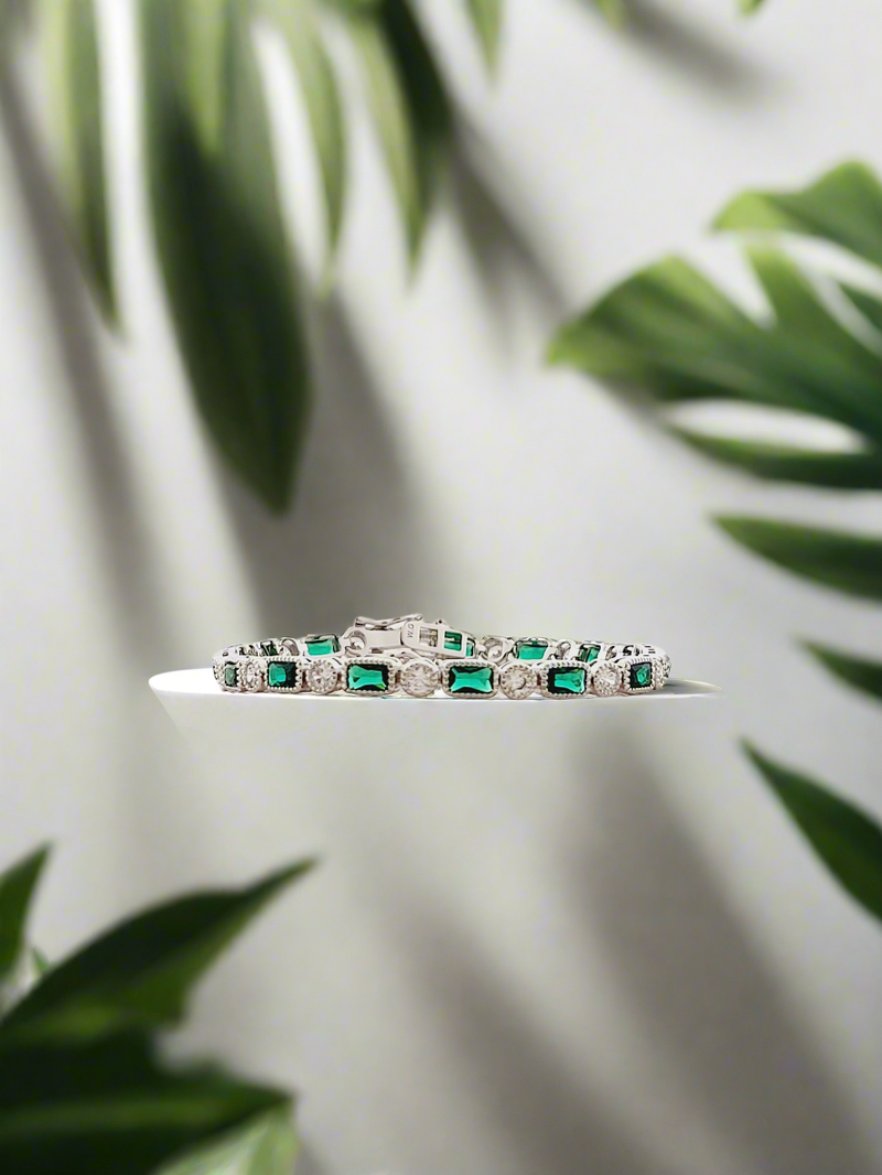 Adorable & Delicate Crystal studded Bracelet