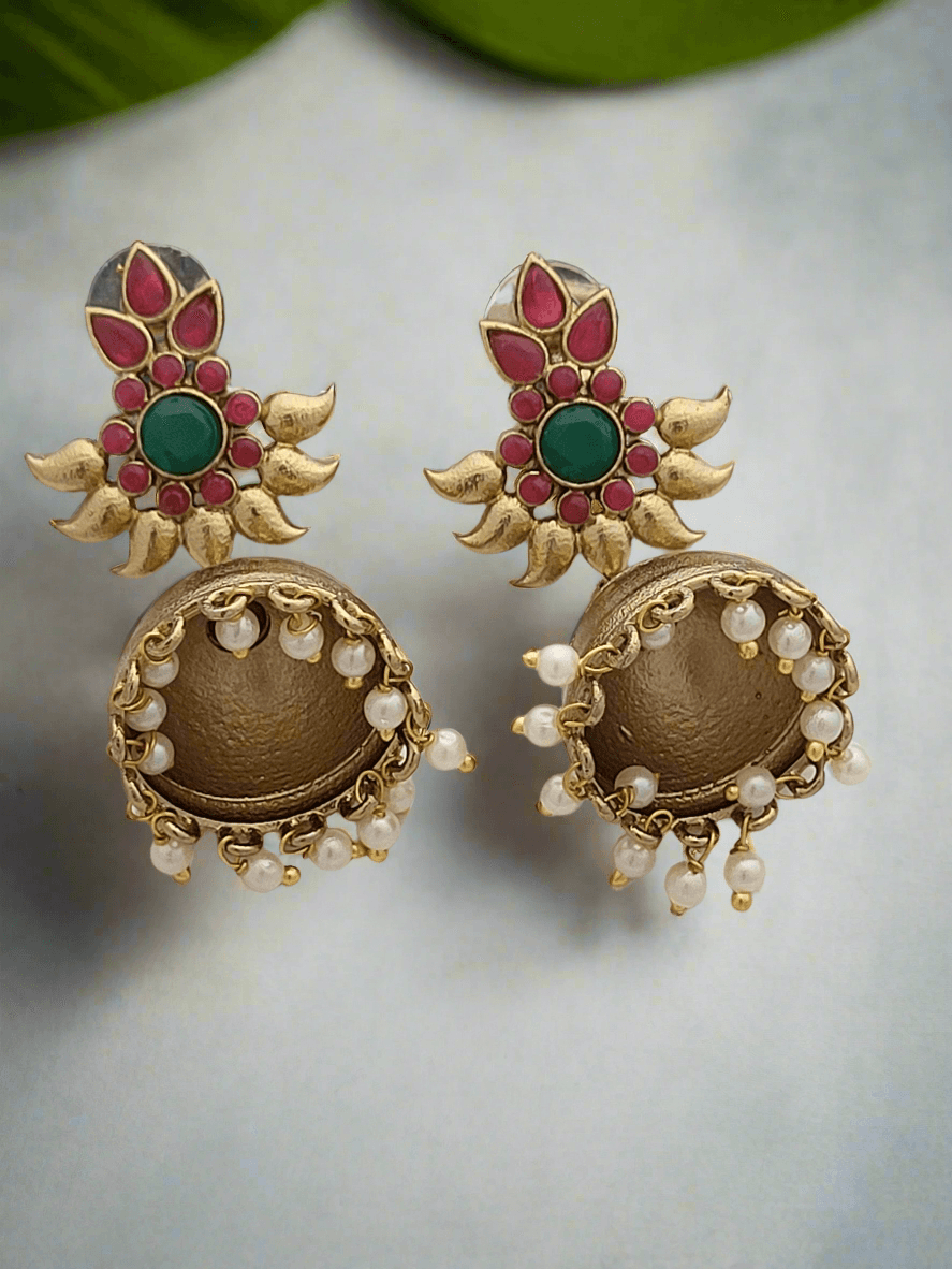 Traditional earrings in gold finish - Mirae 