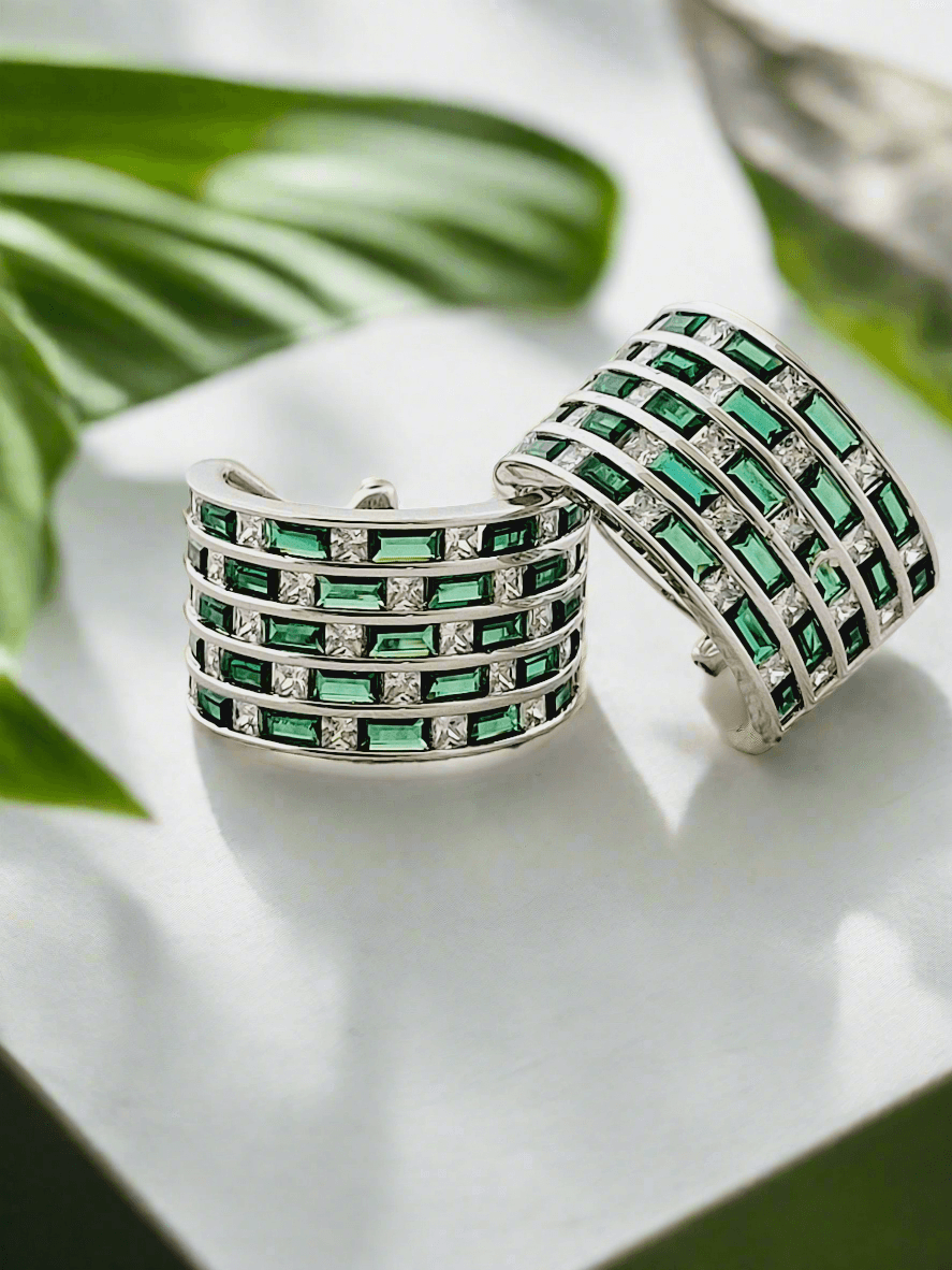 Chic and modern hoop earrings - Mirae 