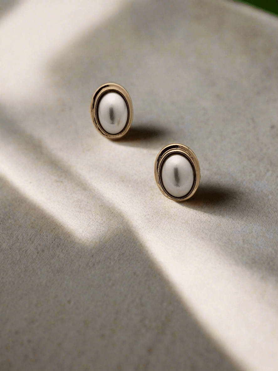 Classic Pearl stud earrings with bezel setting - Mirae 