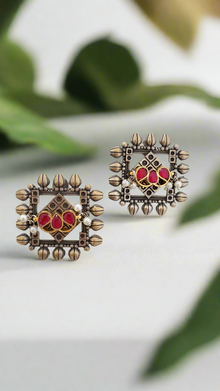 Oxidized studs with Red stones and Pearl