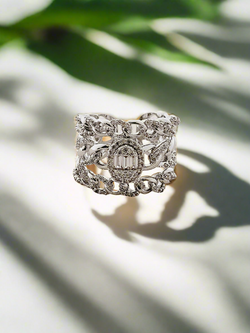 Modern Statement Ring with Interlocking Chain and Diamond Accents