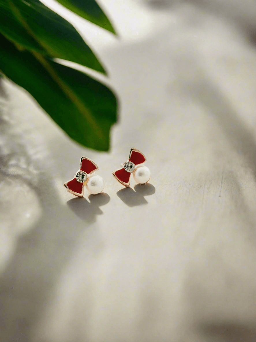 Enamelled Bow with a diamond & pearl mini studs - Mirae 