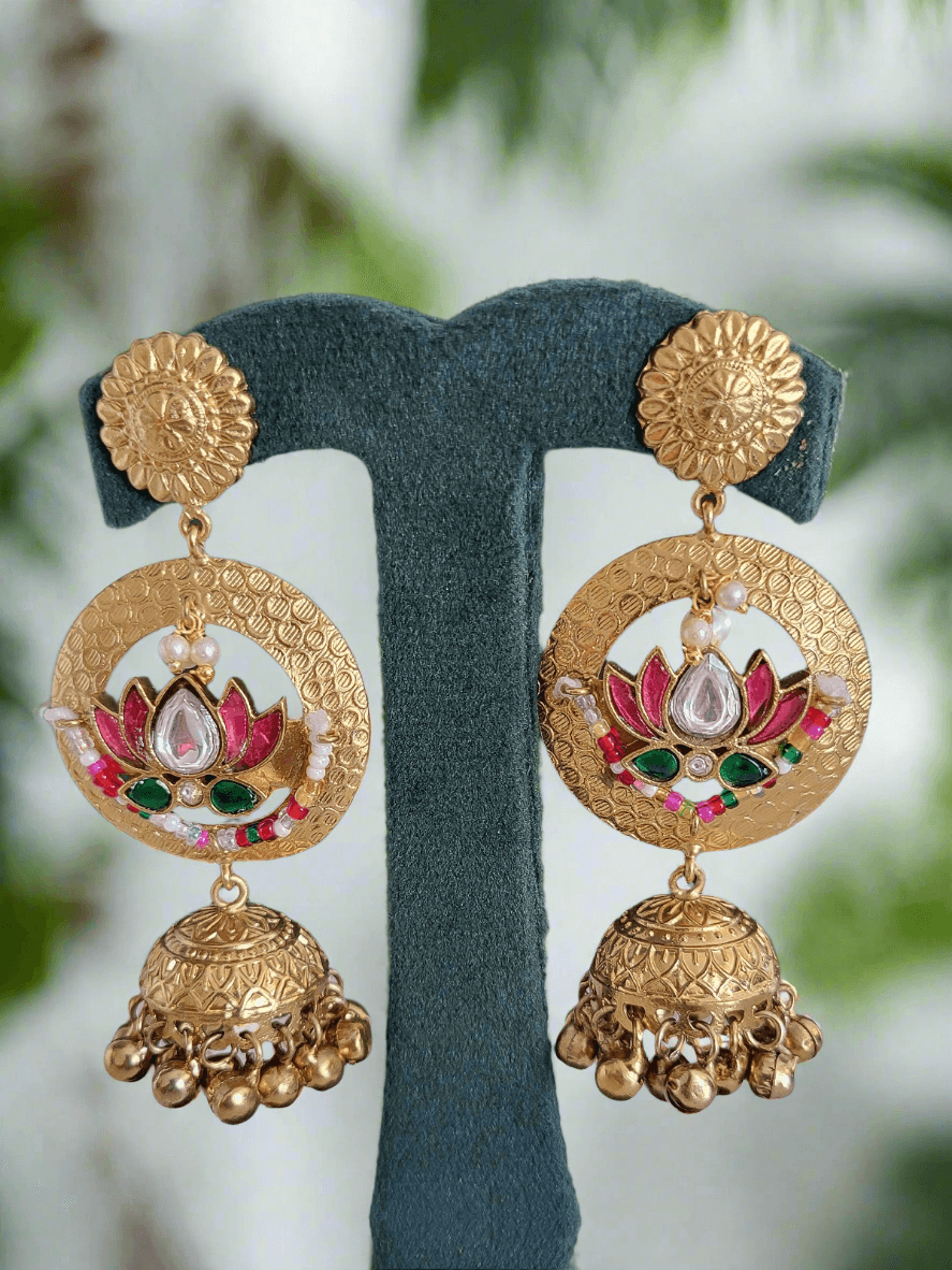 ANTIQUE GOLD PLATED CONTEMPORARY SET WITH GREEN AND RED ENAMEL - Mirae 