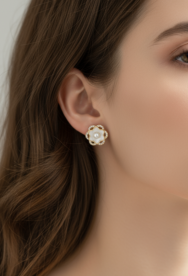 Mother of pearl flower stud earrings