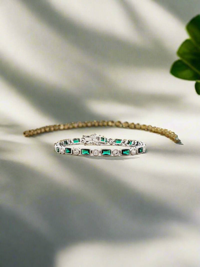 Adorable & Delicate Crystal studded Bracelet