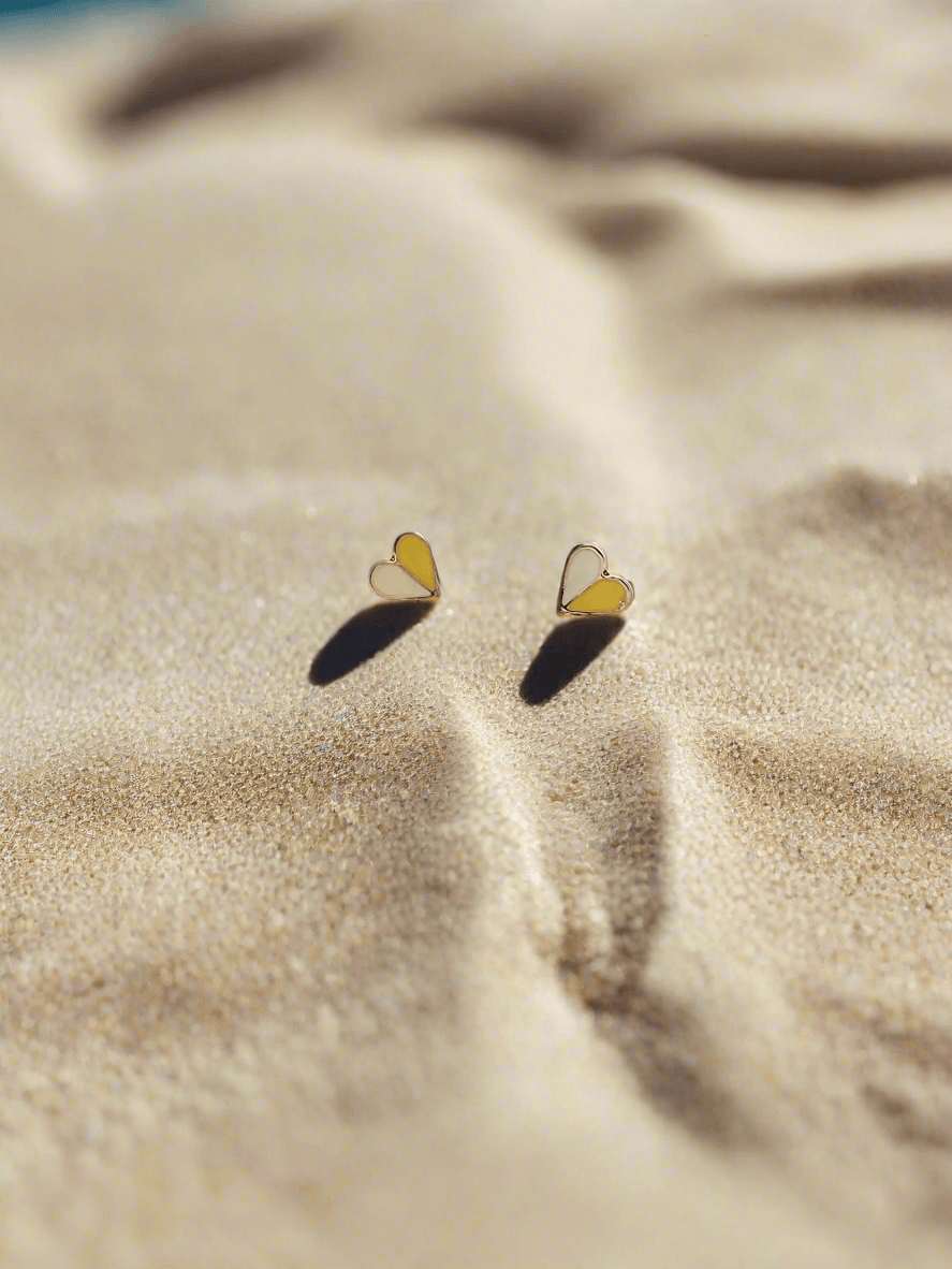 Two-Tone Enamelled Heart Mini studs - Mirae 