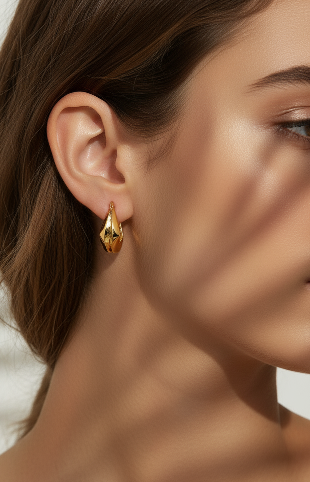 Modern & Bold chunky gold hoop earrings