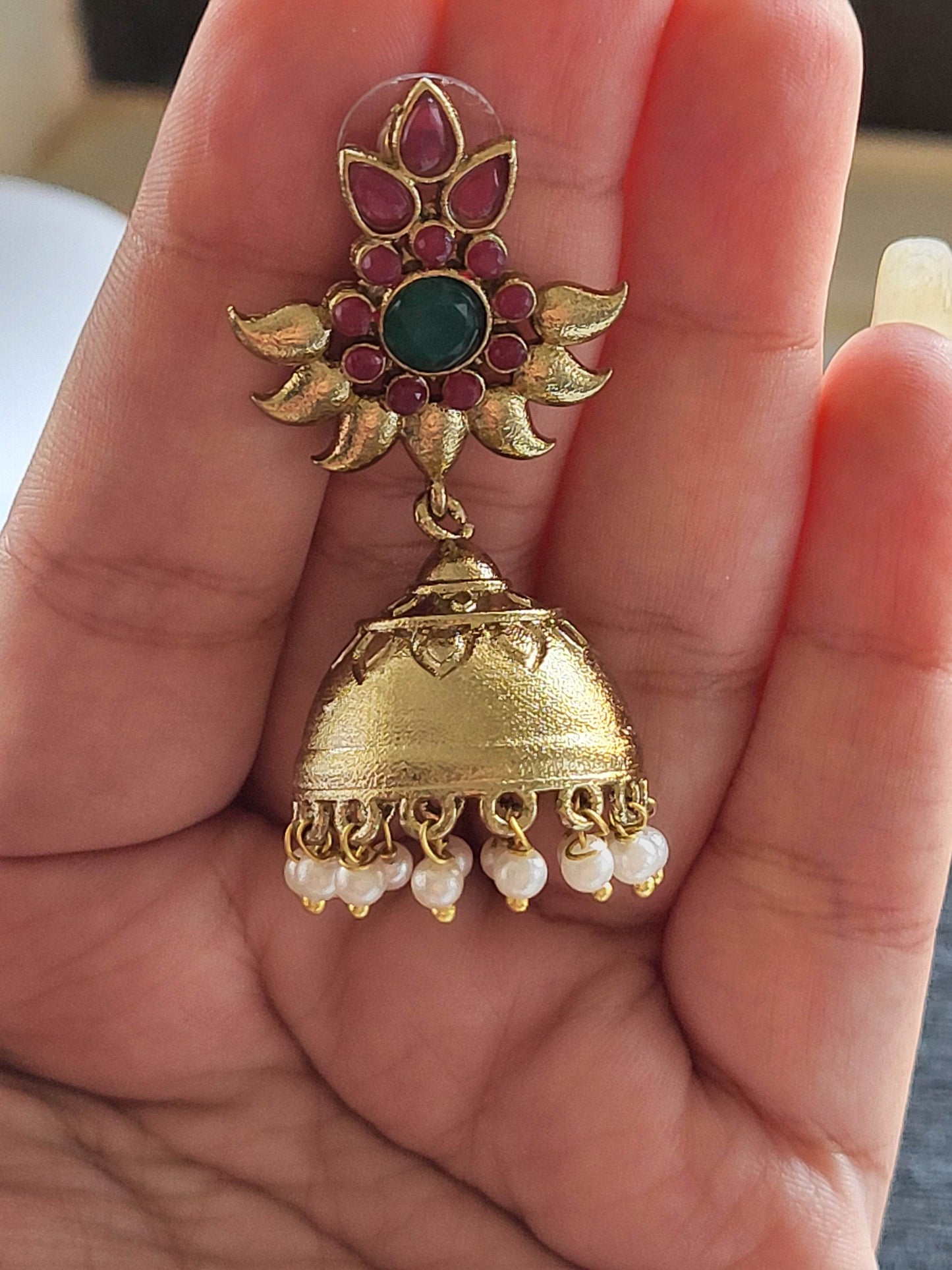 Traditional earrings in gold finish - Mirae 